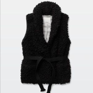 NWT Aritzia Wilfred Courcelle Vest in Black